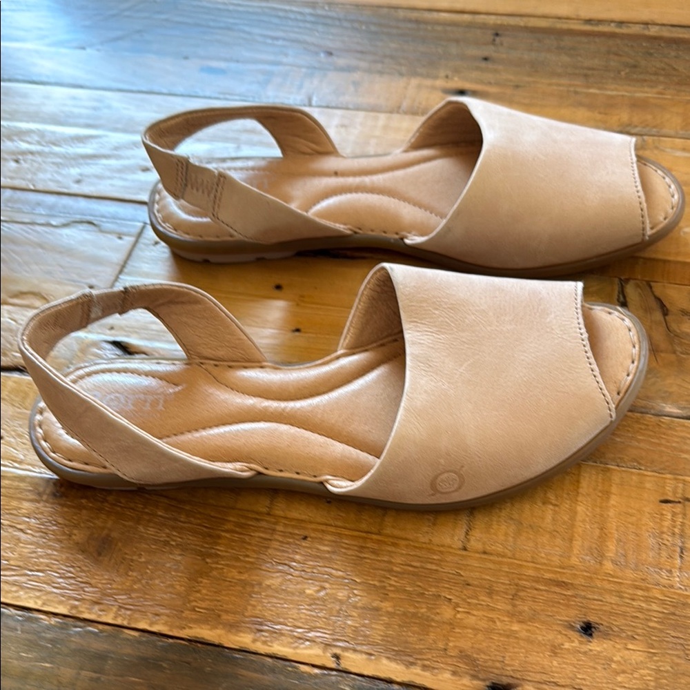 Born Women's Beige Leather Sandals